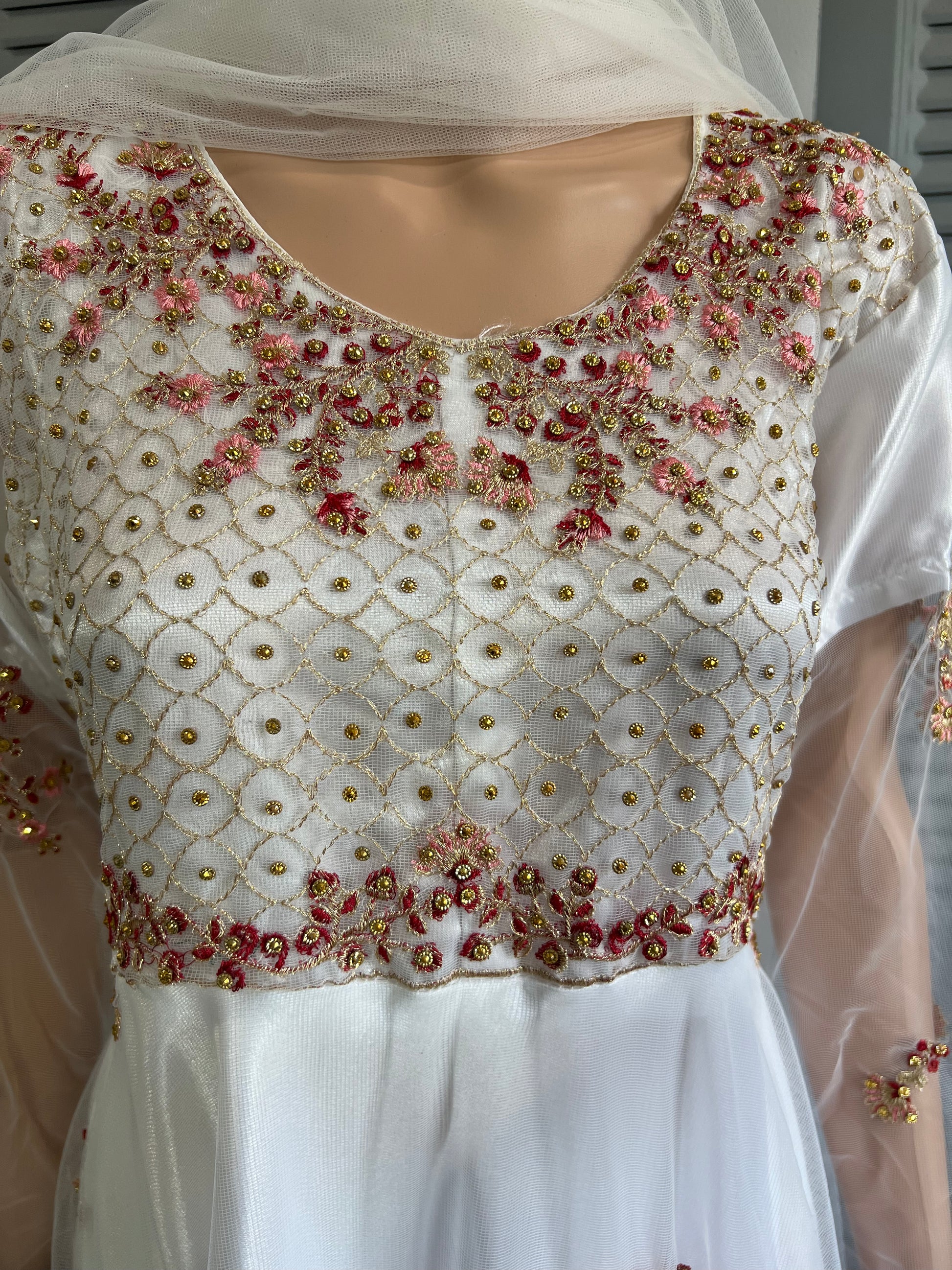 Elegant Long Embroidered Frok Riwaj