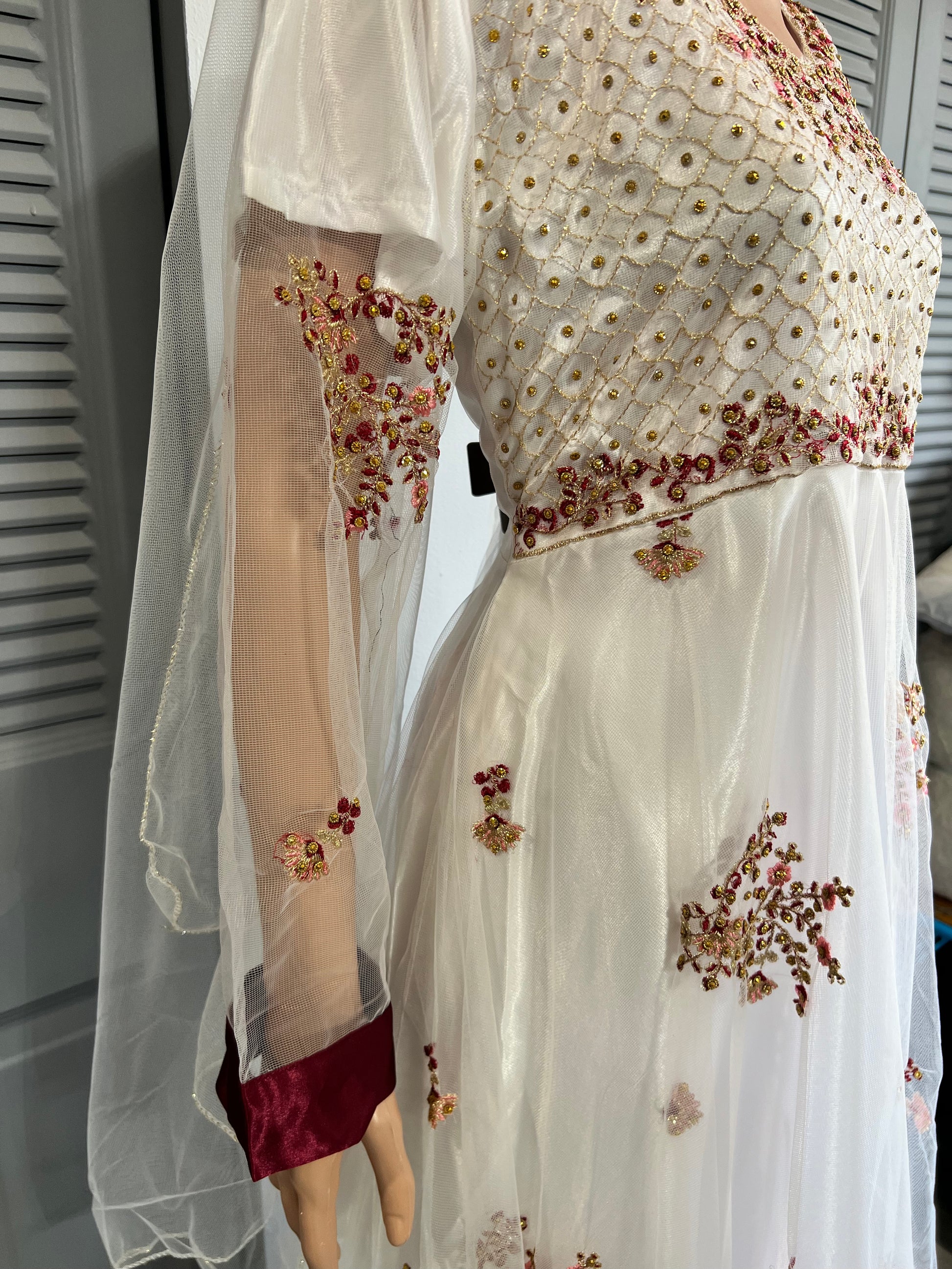 Elegant Long Embroidered Frok Riwaj