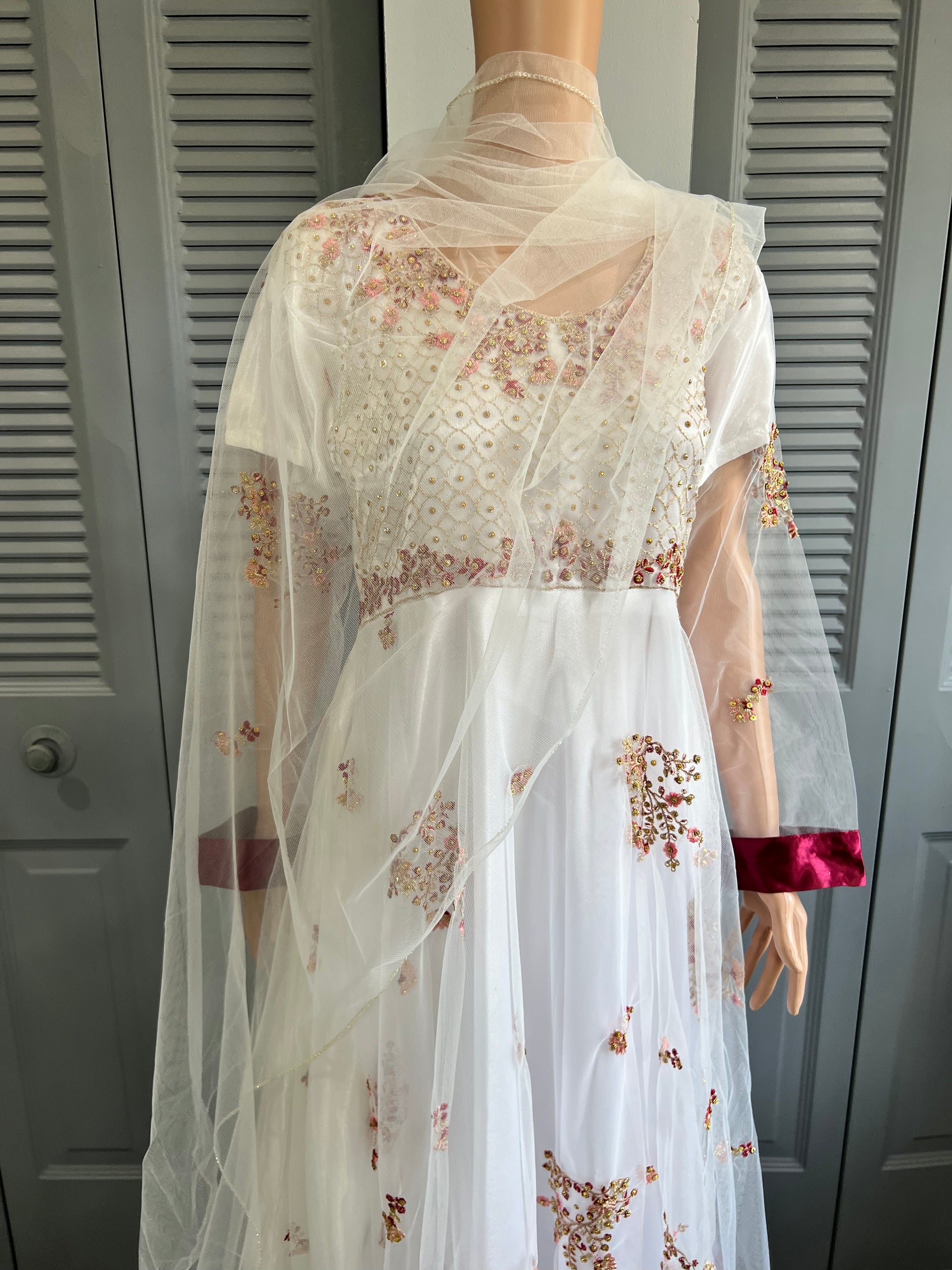 Elegant Long Embroidered Frok Riwaj