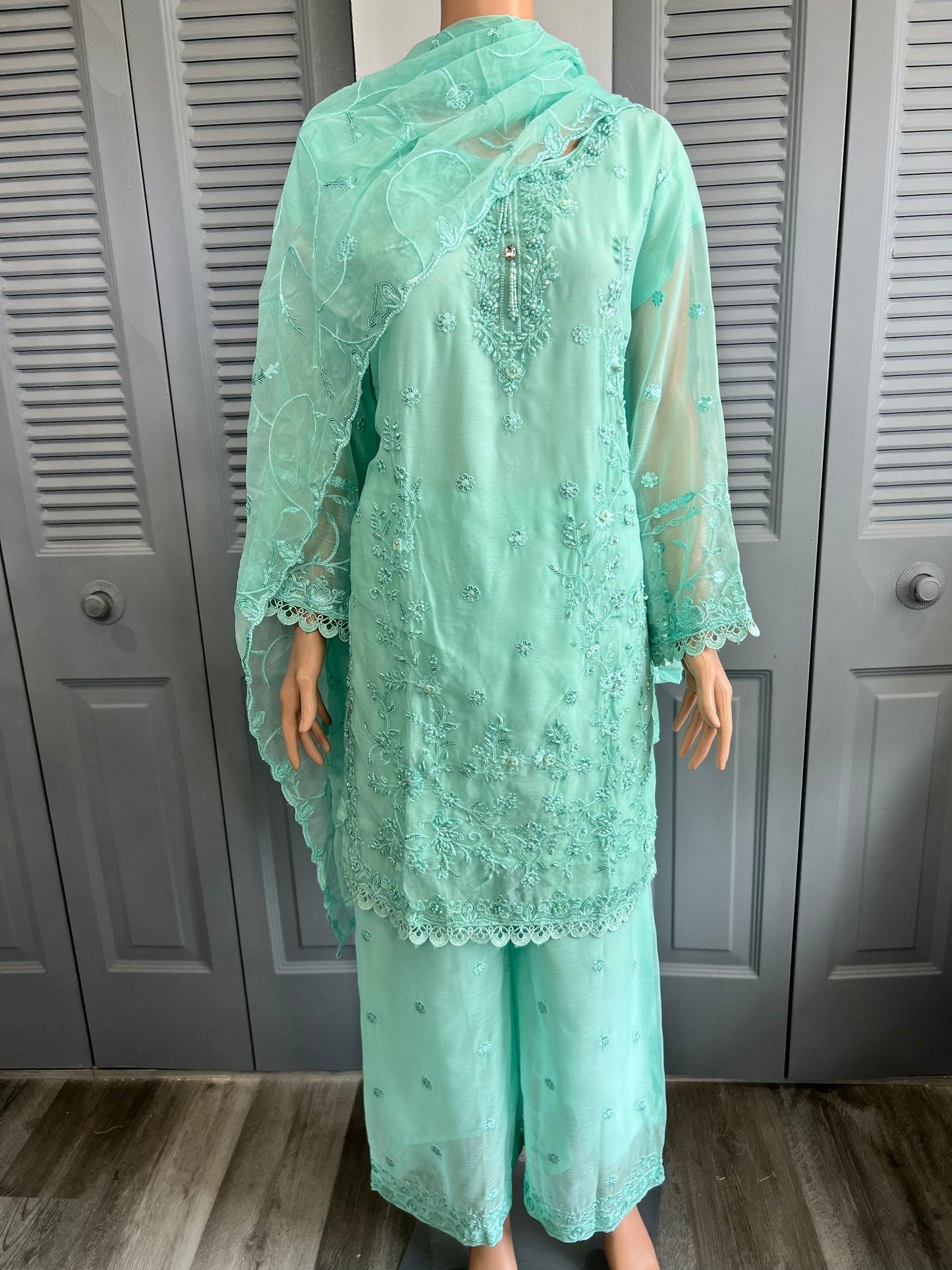 Elegant Shiffon Kameez with Flapper Riwaj