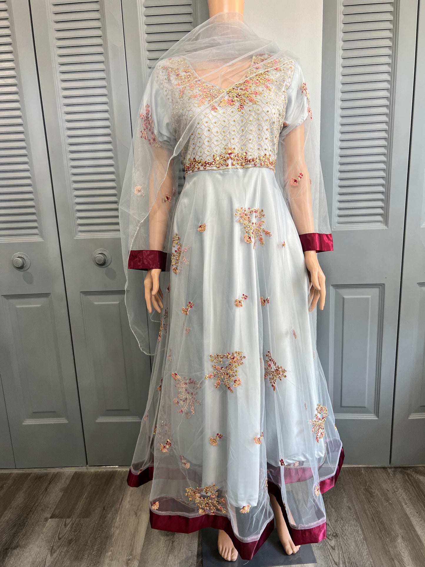 Elegant Long Embroidered Frok Riwaj